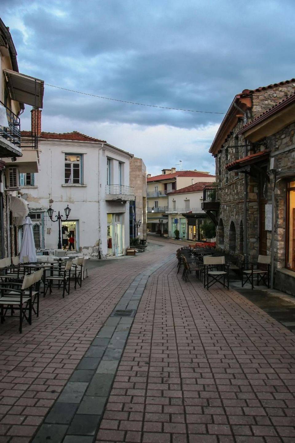 Καφέ στα παλιά σοκάκια της βόρειας Ελλάδας