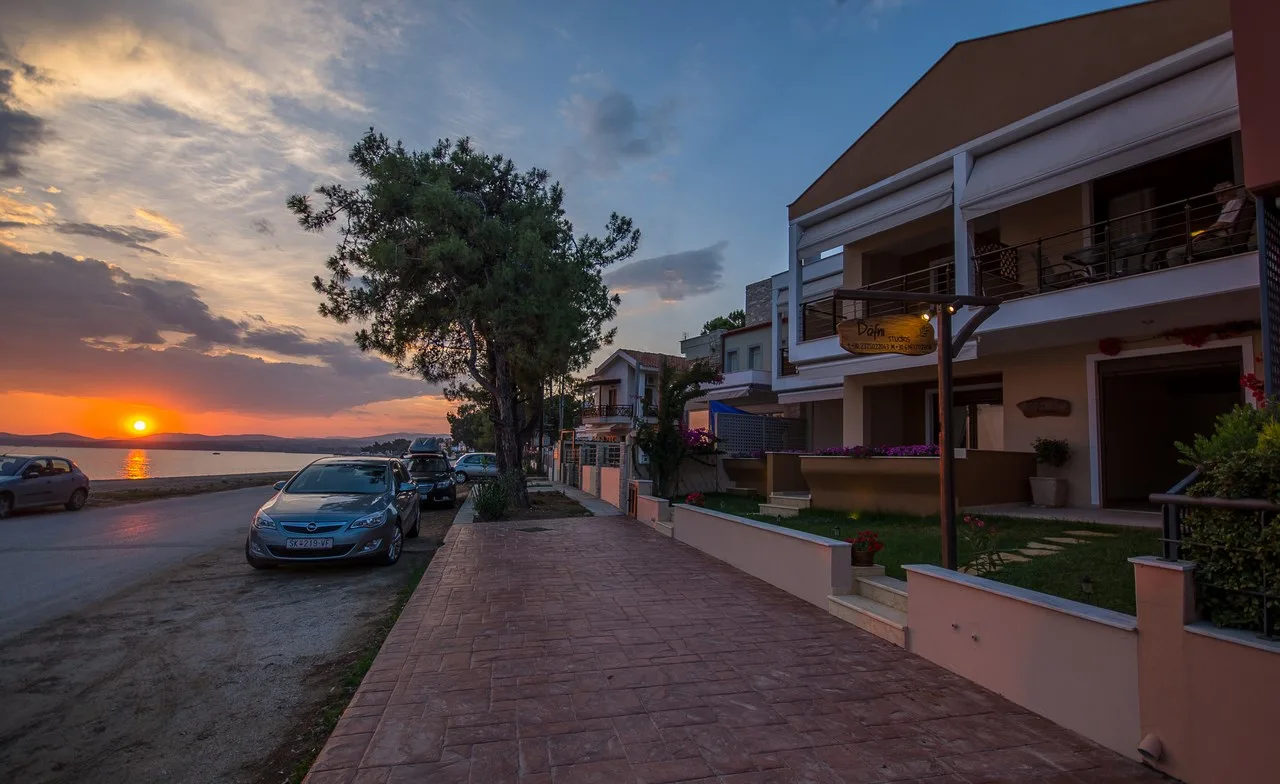 Dafni Luxury Studios — Nikiti, Sithonia (photo 1)