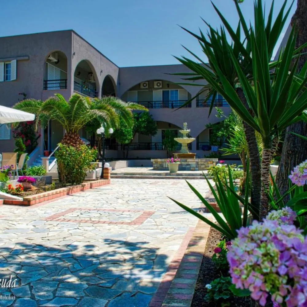 Barracuda Hotel — Sarti, Sithonia (photo 2)